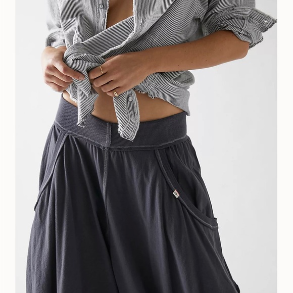 Free People Summer Slumber Pants in Asphalt - Picture 4 of 5